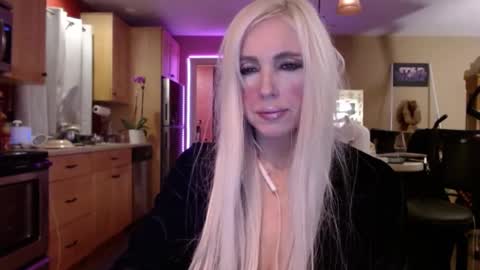 DanikaWhite69 online show from December 16, 2024, 8:09 am