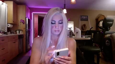 Snapshot of danikawhite69 chatting on October 5, 2025, 7:17 am DanikaWhite69 online show from October 5, 2025, 7:17 am