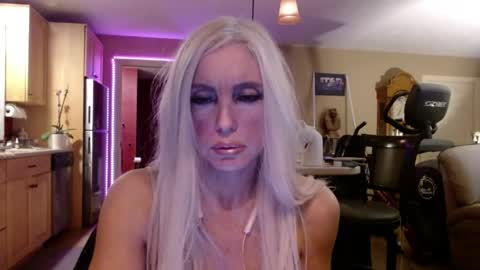 Snapshot of danikawhite69 chatting on April 18, 2026, 12:53 pm DanikaWhite69 online show from April 18, 2026, 12:53 pm