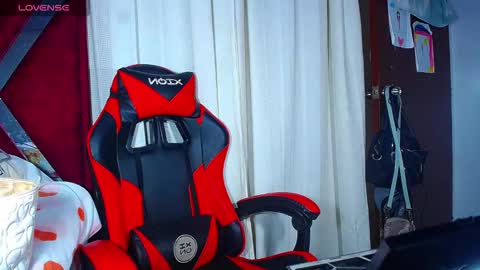 danisabrownn online show from November 18, 2025, 7:07 pm