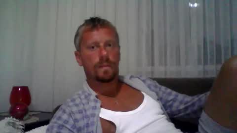 Snapshot of danisami12345 chatting on September 21, 2025, 8:10 pm daniel online show from September 21, 2025, 8:10 pm