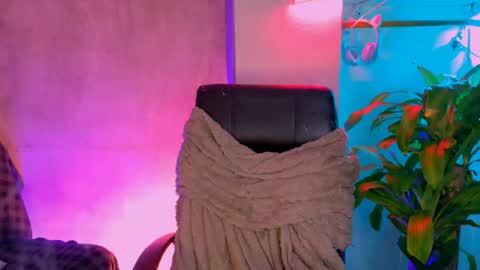 danita_veelz online show from May 9, 2026, 11:43 pm