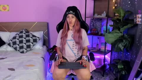 Snapshot of danna__castle chatting on January 30, 2025, 5:52 am Dannacastle online show from January 30, 2025, 5:52 am