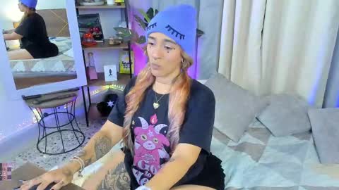 Snapshot of danna__castle chatting on October 3, 2025, 5:37 am Dannacastle online show from October 3, 2025, 5:37 am