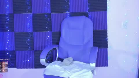 Dannacastle online show from April 25, 2026, 5:54 am