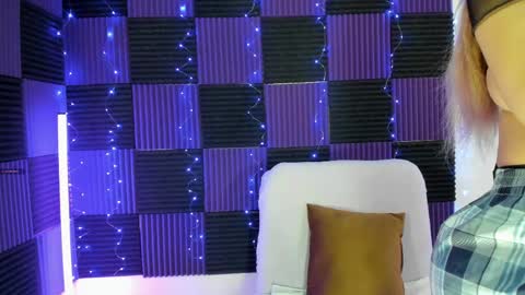 Snapshot of danna__castle chatting on May 25, 2026, 5:13 am Dannacastle online show from May 25, 2026, 5:13 am