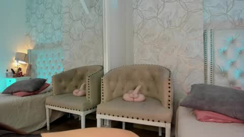 Danna online show from April 15, 2026, 7:58 pm