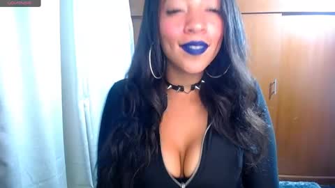 Danna  Ross online show from December 31, 2024, 12:32 am