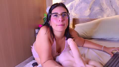 Snapshot of danna_dusky chatting on April 9, 2026, 9:58 am danna_dusky online show from April 9, 2026, 9:58 am