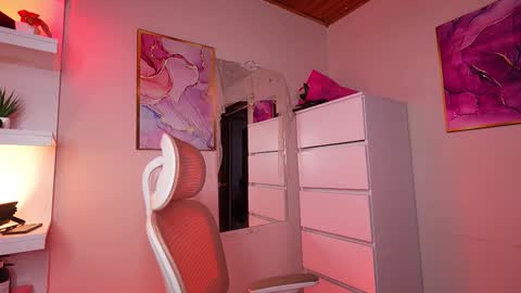 Danna Lovs online show from March 5, 2026, 2:46 pm