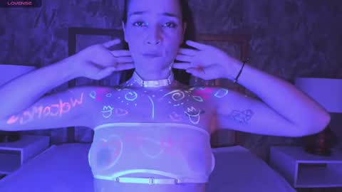    online show from October 5, 2025, 1:09 pm