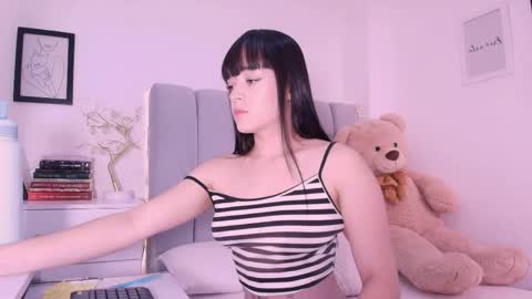 Snapshot of dannahyde chatting on May 19, 2026, 4:57 pm Insta DannaBlueX online show from May 19, 2026, 4:57 pm