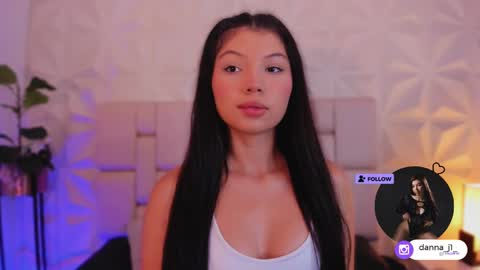 Danna online show from March 8, 2025, 7:20 pm