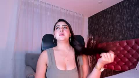 Danna online show from November 10, 2025, 3:00 pm