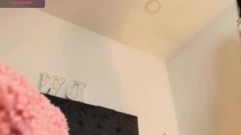 Snapshot of dannawells chatting on October 23, 2025, 1:43 pm Danna Wells online show from October 23, 2025, 1:43 pm