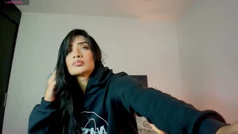 Danna Wells online show from December 5, 2025, 2:14 pm