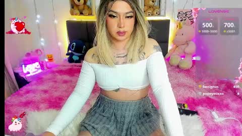 dannia_13 online show from April 6, 2026, 4:46 am
