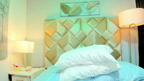 danniakross online show from September 27, 2025, 9:25 am