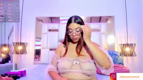 Danna Monroe  online show from September 23, 2025, 2:25 am