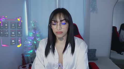    online show from November 28, 2025, 8:00 pm