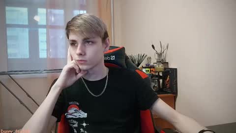 Snapshot of danny_fox888 chatting on February 16, 2025, 2:09 am Daniel online show from February 16, 2025, 2:09 am