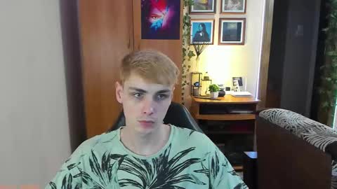 Snapshot of danny_fox888 chatting on September 12, 2025, 12:44 am Daniel online show from September 12, 2025, 12:44 am