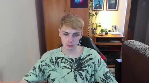 Snapshot of danny_fox888 chatting on September 12, 2025, 8:31 pm Daniel online show from September 12, 2025, 8:31 pm