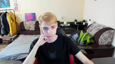 Snapshot of danny_fox888 chatting on September 16, 2025, 7:20 am Daniel online show from September 16, 2025, 7:20 am