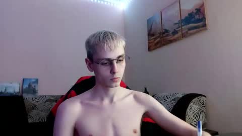 Snapshot of danny_fox888 chatting on October 23, 2025, 1:27 am Daniel online show from October 23, 2025, 1:27 am