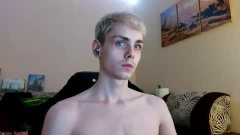 Snapshot of danny_fox888 chatting on October 27, 2025, 4:44 pm Daniel online show from October 27, 2025, 4:44 pm