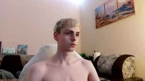 Snapshot of danny_fox888 chatting on October 28, 2025, 3:58 pm Daniel online show from October 28, 2025, 3:58 pm