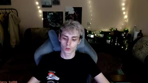 Snapshot of danny_fox888 chatting on January 10, 2026, 1:02 pm Daniel online show from January 10, 2026, 1:02 pm