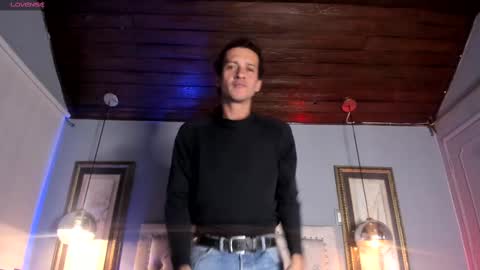 dante_steele_ online show from November 5, 2025, 3:39 am