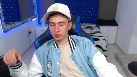 Snapshot of dante_tompson chatting on January 28, 2025, 4:08 pm Dante online show from January 28, 2025, 4:08 pm