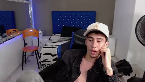 Snapshot of dante_tompson chatting on February 11, 2025, 4:56 pm Dante online show from February 11, 2025, 4:56 pm