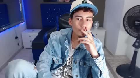 Snapshot of dante_tompson chatting on March 4, 2025, 12:33 pm Dante online show from March 4, 2025, 12:33 pm