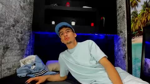 Snapshot of dante_tompson chatting on March 5, 2025, 12:33 pm Dante online show from March 5, 2025, 12:33 pm