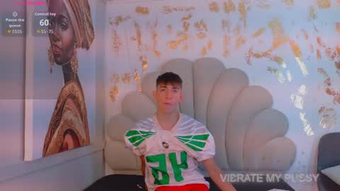 Snapshot of danteandviolete_cr chatting on June 26, 2026, 11:36 am DANTEVIOLETE online show from June 26, 2026, 11:36 am