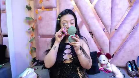 Snapshot of danyswet chatting on February 16, 2026, 8:49 pm DanySwet online show from February 16, 2026, 8:49 pm