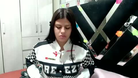Snapshot of daphne877046 chatting on June 23, 2026, 12:19 am daphne877046 online show from June 23, 2026, 12:19 am