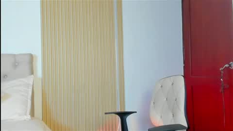 Snapshot of daphne_24 chatting on June 1, 2026, 12:18 pm Antonella Mora online show from June 1, 2026, 12:18 pm