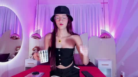 Daphne online show from January 9, 2025, 11:47 am