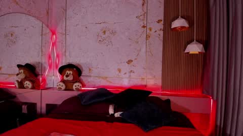 Daphne online show from February 8, 2025, 2:49 pm