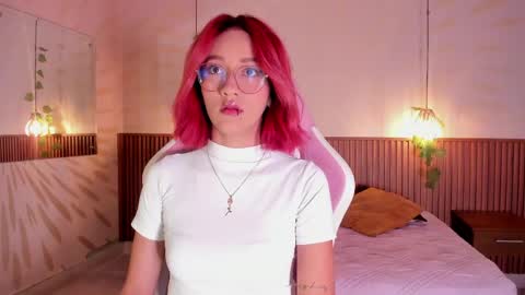 Snapshot of daphne_courtis chatting on June 6, 2026, 2:38 am Daphne online show from June 6, 2026, 2:38 am