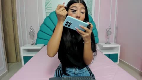 Snapshot of daphne_fox_ chatting on January 13, 2025, 11:30 am Daphne online show from January 13, 2025, 11:30 am