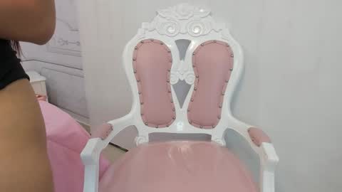 Snapshot of daphne_fox_ chatting on March 12, 2025, 5:57 am Daphne online show from March 12, 2025, 5:57 am