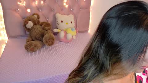 daphne_little online show from October 19, 2025, 12:33 am