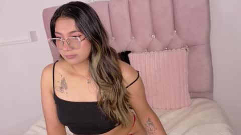 daphne_little online show from November 7, 2025, 3:50 am