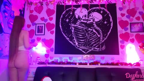 Daphne Madison online show from February 5, 2025, 5:41 am