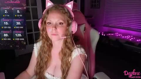 Snapshot of daphnemadison chatting on June 13, 2026, 2:42 am Daphne Madison online show from June 13, 2026, 2:42 am
